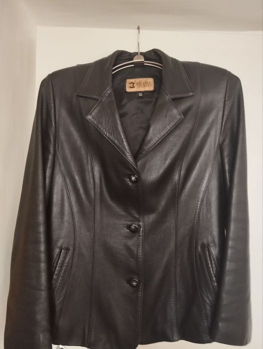 Пальто, кожа костюм и жакет сотилади