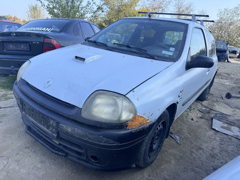 Renault Clio 1.2i 60hp 2001г На Части