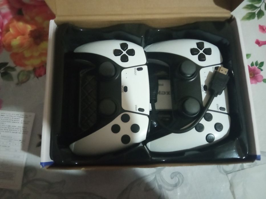 Продам приставку новая