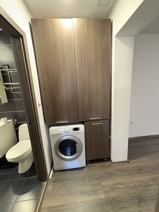 Inchiriez apartament 64 mp