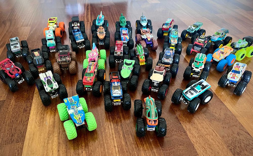 Colectie Monster Truck Hot Wheels - 35 bucati