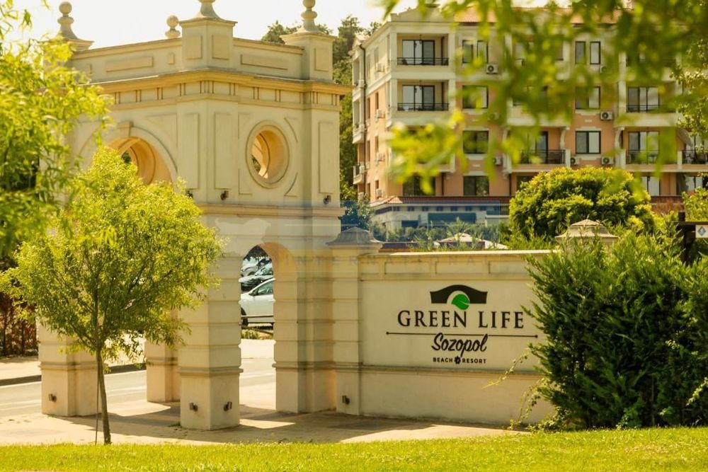 Топ район_мебелирано студио_к-с на първа линия море