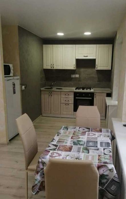 Дава се под наем Едностаен апартамент в Пловдив, Център - 27 кв.м за 153 € - Снимка #2