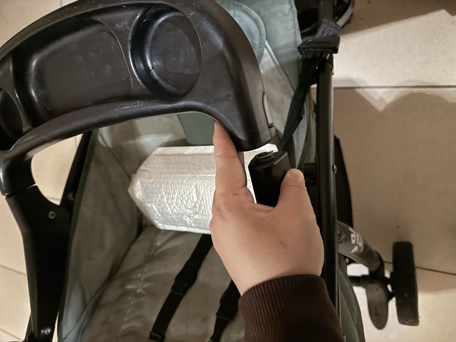 Продам коляску срочно