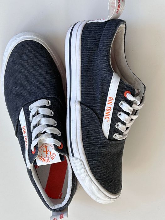 Нови спортни обувки/гуменки 39номер