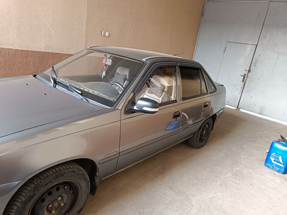 Nexia 2 donc 1.6 yili 2014 prabeg 300000 qogan maʼlumot telefonda