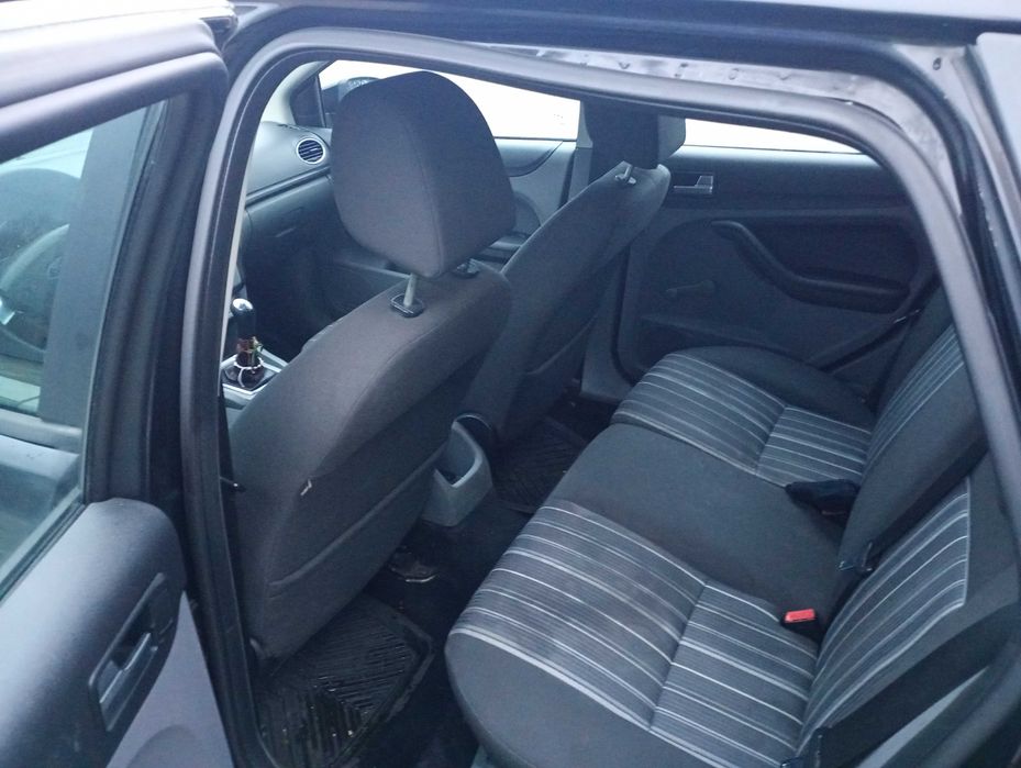 Vând Ford focus 2