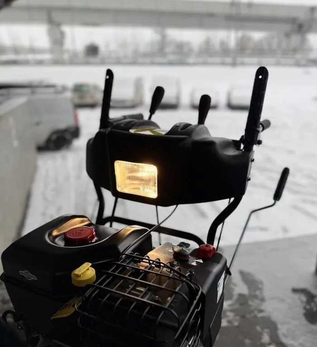 Снегоуборщик Champion ST1170BS