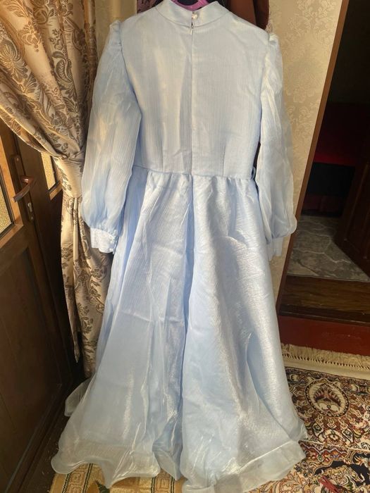 Vecherniy koylak sotiladi