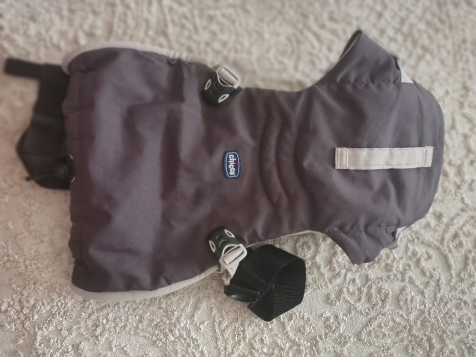 Vând marsupiu chicco