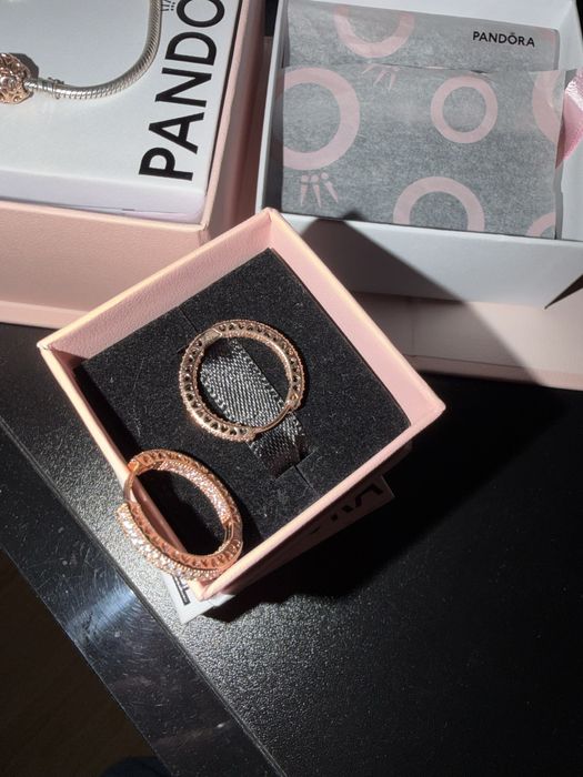 Оригинални бижута Pandora – гривна с чармове и обеци