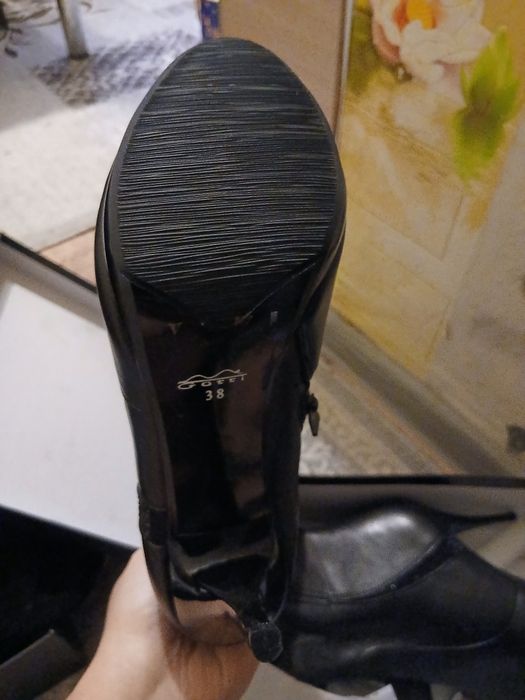 Продам женские обувь