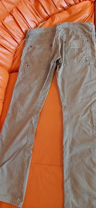 Pantalonii WRANGLER mărimea w33 L 34 calitate premium