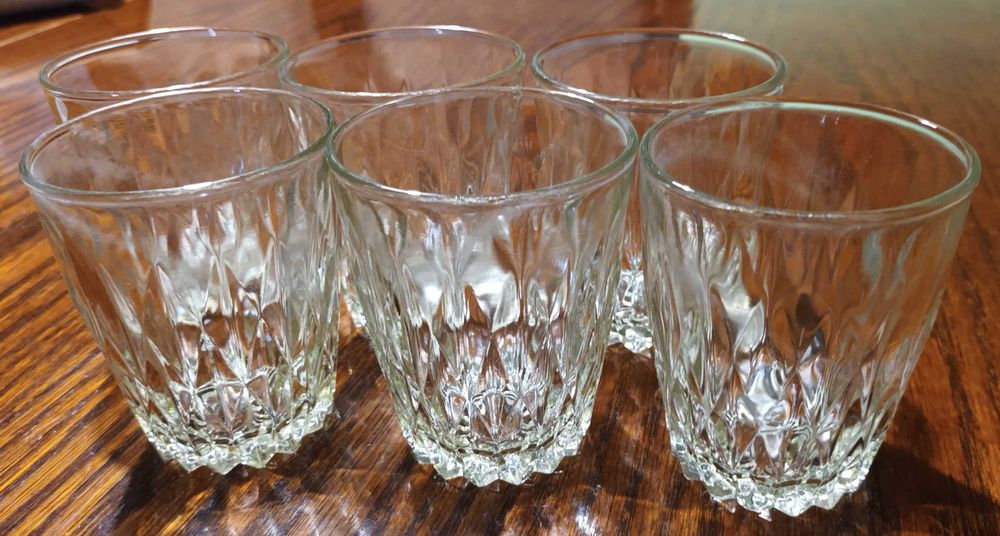 Ордьоври, чаши и прибори