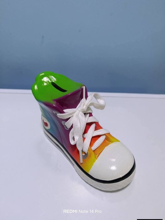 Порцеланова касичка Кец