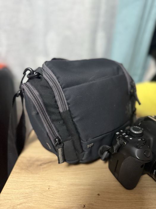 Canon EOS 650D+оригинална батерия,зарядно и чантичка