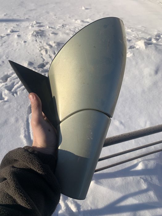 Боковое Стекло L