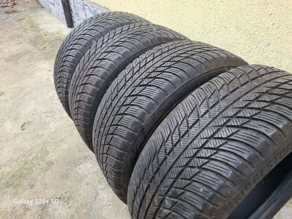 225/55R17 Bridgestone RFT