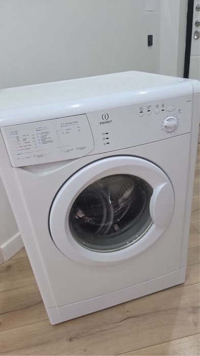 Стиральная машина автомат Indesit
