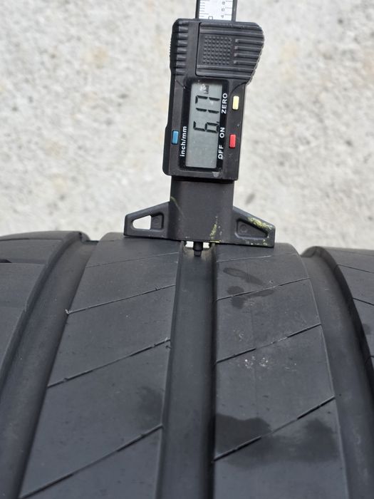 Vând două anvelope de vara Bridgestone  285 35 20 dot 5120