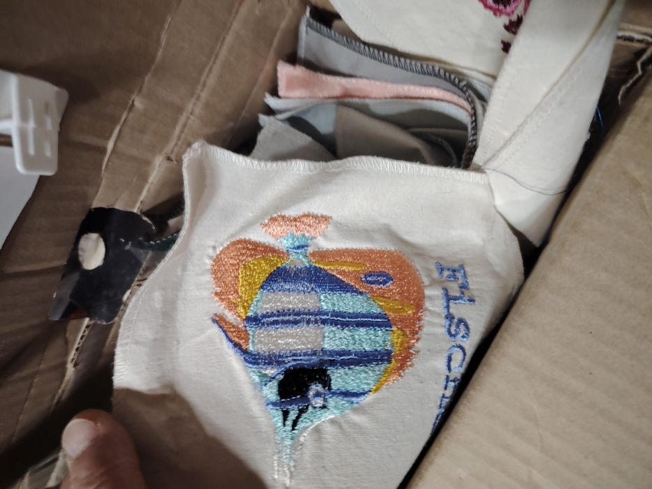 Продам вышивальную машину