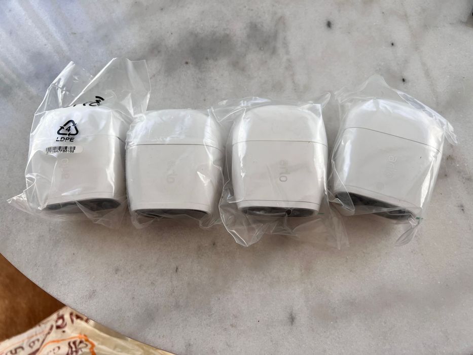 Sistem de supraveghere  Arlo Kit NOU Complet