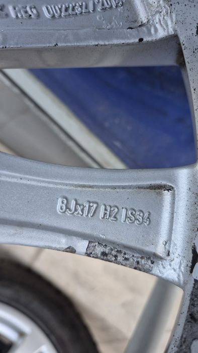 Оригинални Джанти с зимни гуми БМВ-17 цола F10/F11