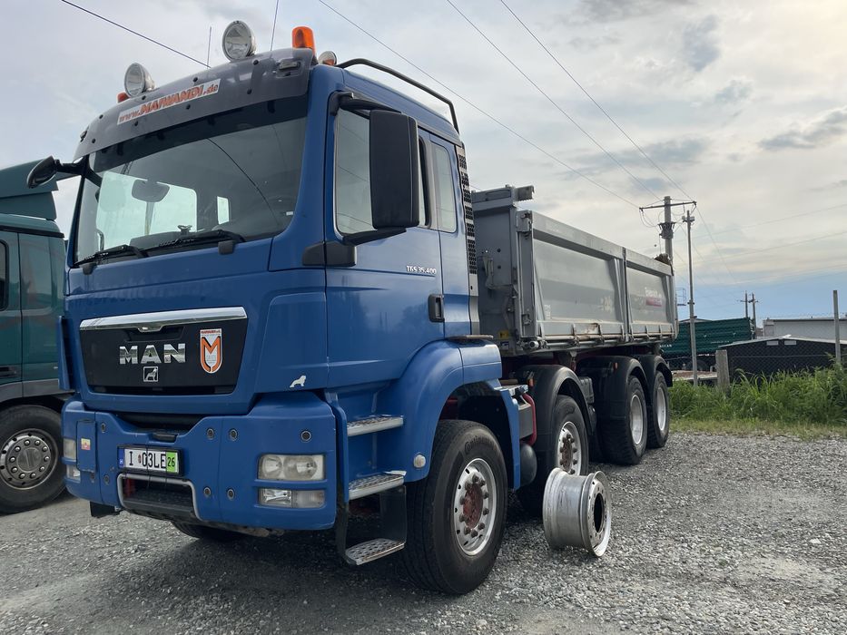 Man mercedes 8x4 basculabil pe 3 parti