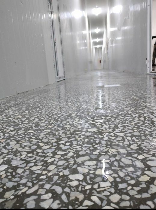 Полемирни полы.залифка шлифок мазайки и топпинга.