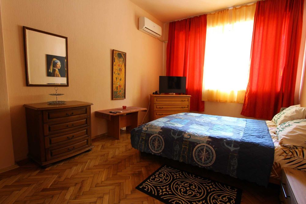 Дава се под наем Двустаен апартамент в Варна, Гръцка махала - 60 кв.м за 433.5 € - Снимка #1