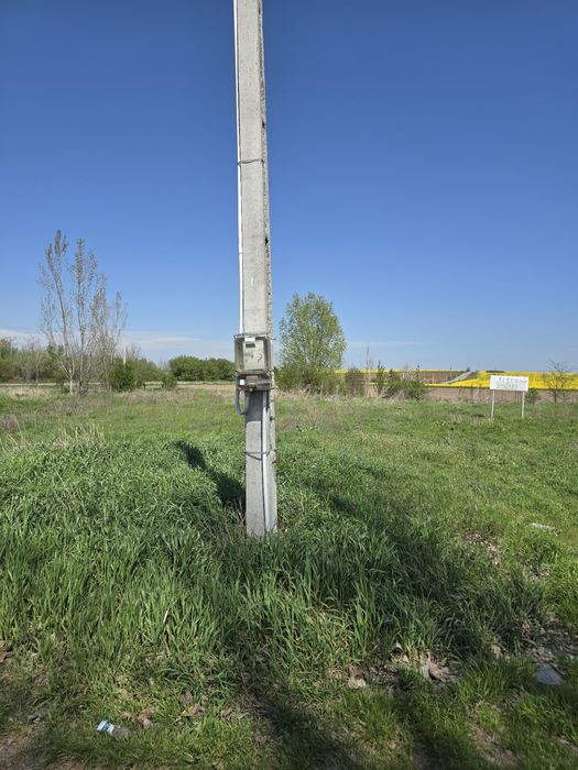 Teren de închiriat – 2.500 mp, deschidere 50 m, curent trifazic – DJ 5