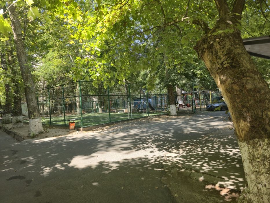 Сдается в долгосрочную аренду 4-х (5) комнатная квартира на ц-1, 3этаж