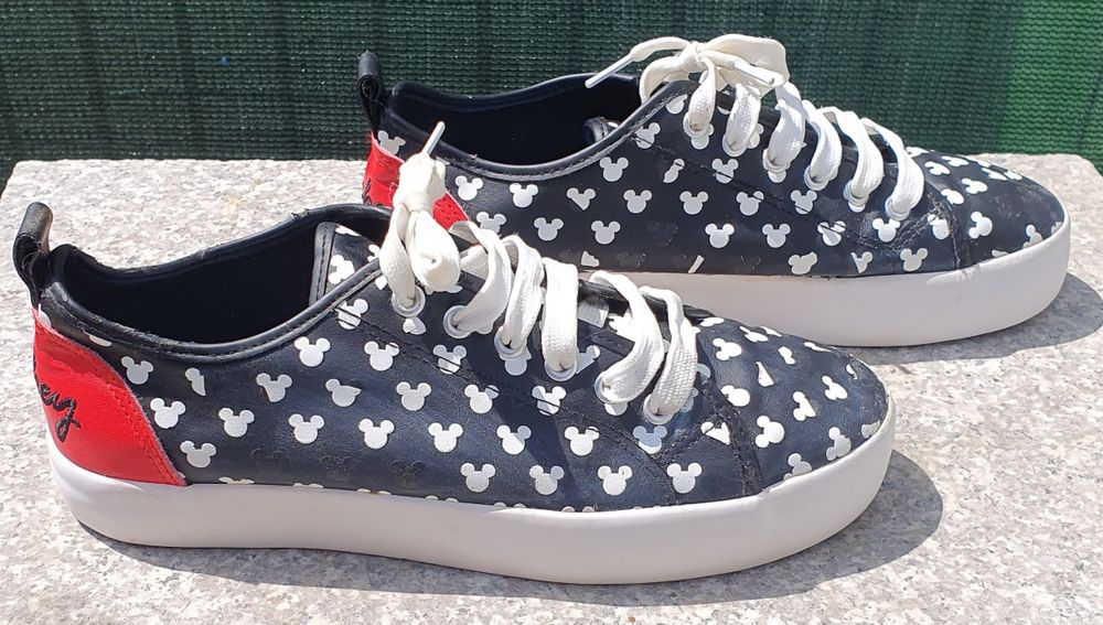 Adidas dama Michey nr. 40+Bonus Sandale Guess