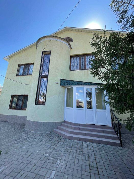 Продам 2-х этажный дом, район Келешек.