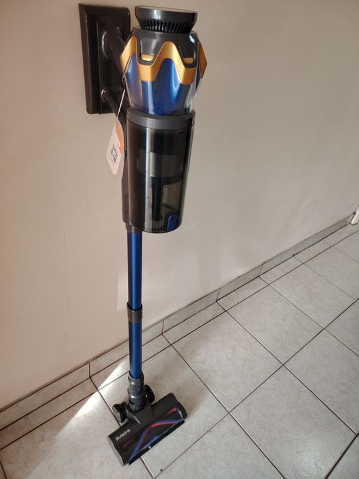 Aspirator vertical cu baterie nou