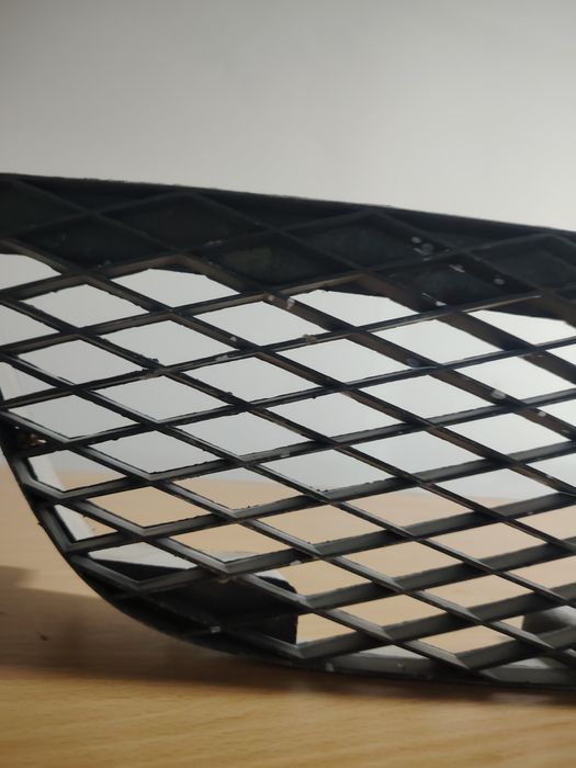 Продам бампер  на авто Мазда 3