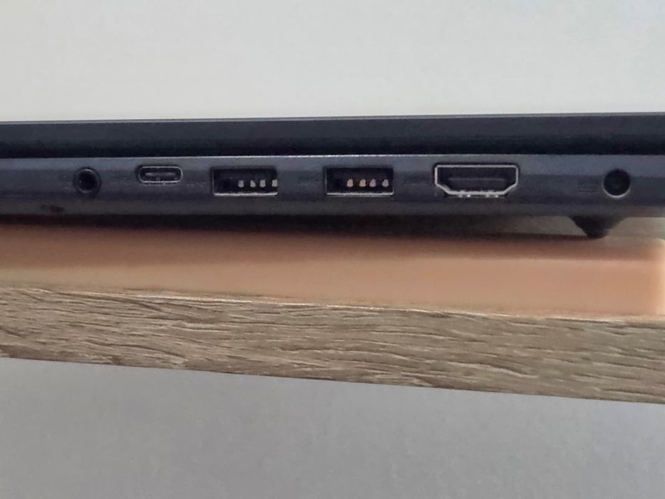 Laptop Asus Vivobook R15
