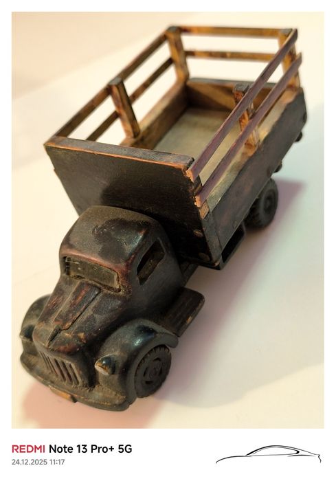 История в дърво-ръчно изработени камиончета 1940 г.