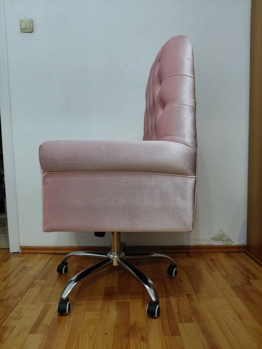 Scaun cu roti pentru salon