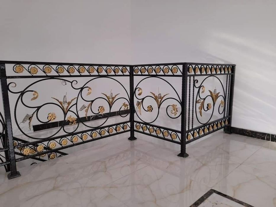 Scări interioare și exterioare, balustrade, etc.