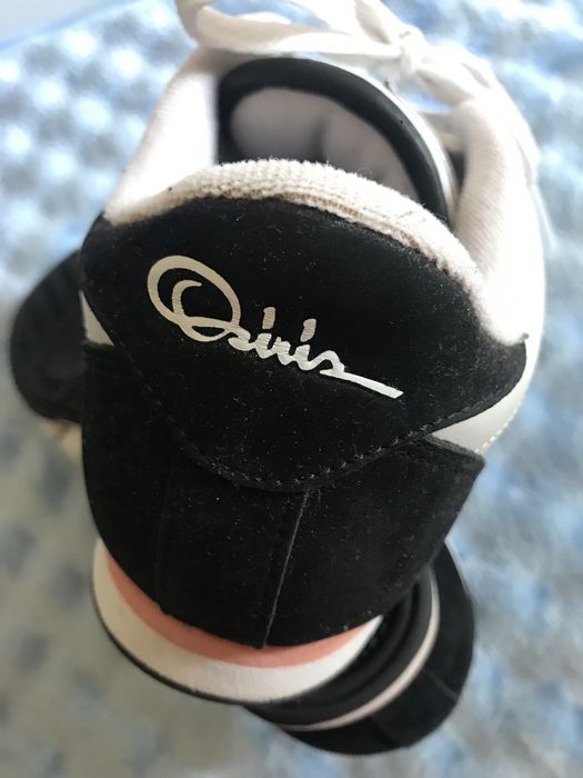 Маратонки…………………..