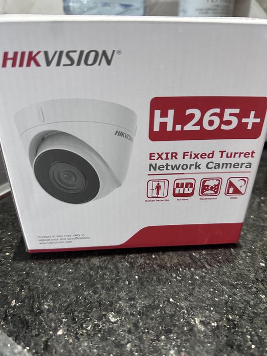 Vând sistem supraveghere – 2 camere Hikvision + 2 alimentatoare/acumulatori – NOI( cu factura)