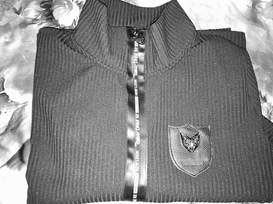 Страхотна спортна рокля с цип отпред