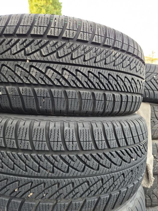 2бр. 215 55 17 Goodyear зимни.