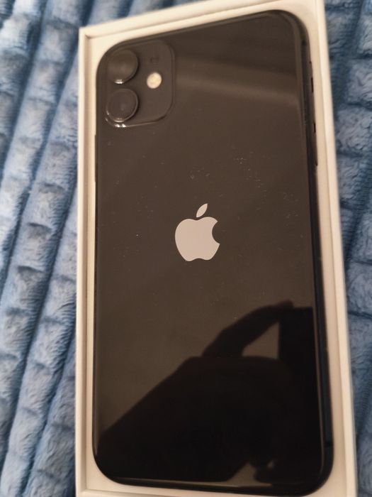 Продам iPhone 11 срочно!