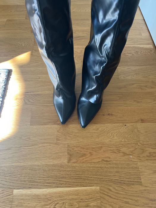 Черни ботуши с тънък ток- чисто нови