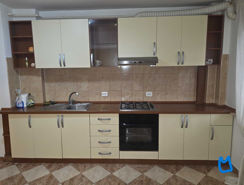 Apartament 3 camere modern si spatios in Gavana 3, vis a vis de piata