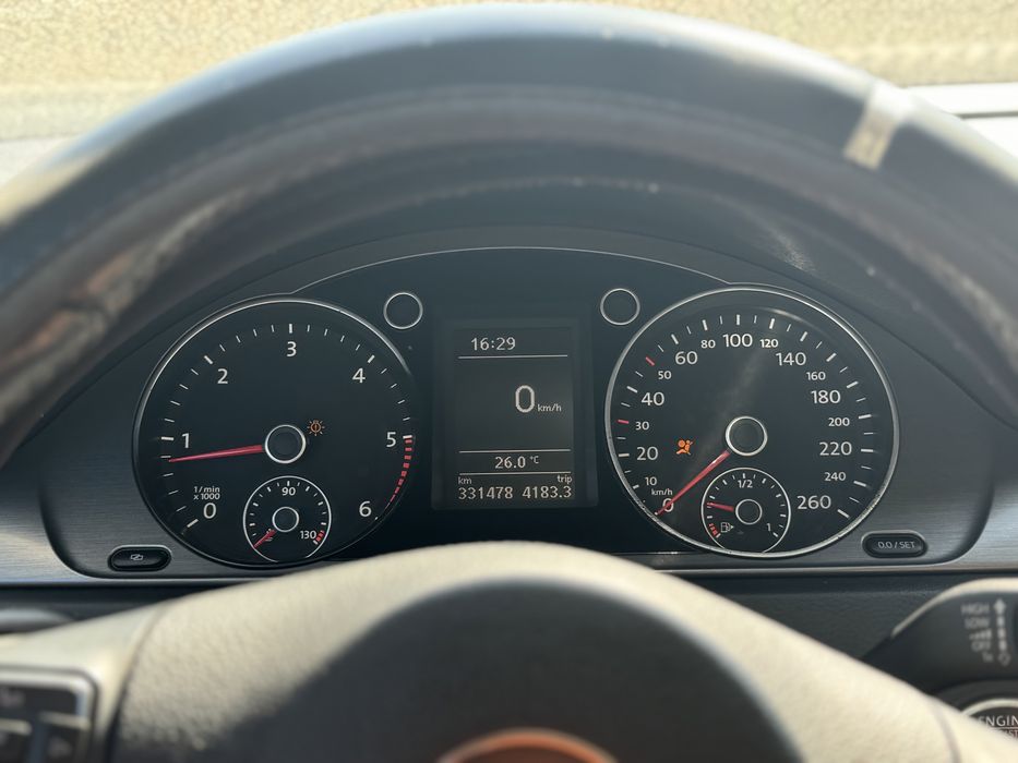 Volkswagen Passat 2011 – stare foarte bună, întreținut