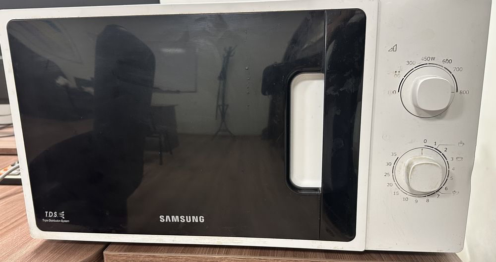 Продам микроволновую печь