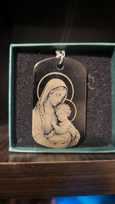 Medalion personalizat cu poza - cadou pentru iubit/iubita/parinti